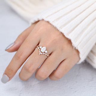 1-0-ct-pear-moissanite-three-stones-bridal-ring-set