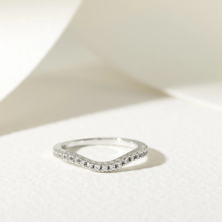 Round Cut Curved Diamond Wedding Band For Women