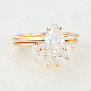 1-50-ct-pear-moissanite-solitaire-bridal-ring-set