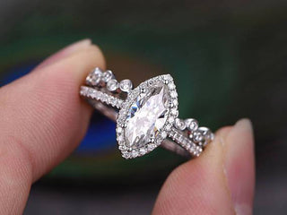 marquise-cut-halo-moissanite-bridal-ring-set