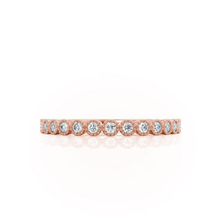 round-shaped-moissanite-curved-style-wedding-band