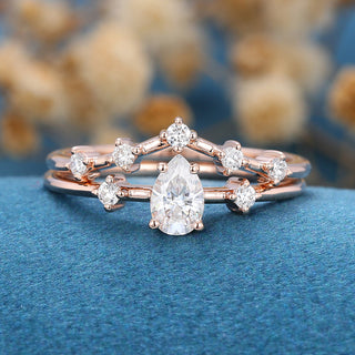 0-39-ct-pear-shaped-moissanite-solitaire-bridal-set