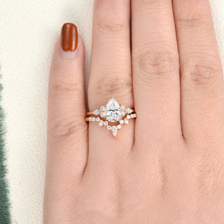 pear-cut-cluster-moissanite-bridal-ring-set-1