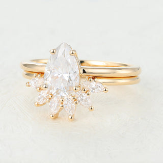 pear-moissanite-solitaire-bridal-ring-set