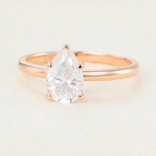 1-5-ct-pear-shaped-moissanite-solitaire-engagement-ring-3