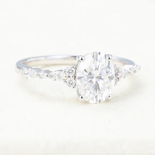 oval-shaped-moissanite-pave-setting-engagement-ring-6