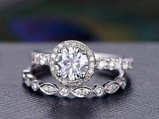 1-0-ct-round-cut-halo-moissanite-bridal-ring-set
