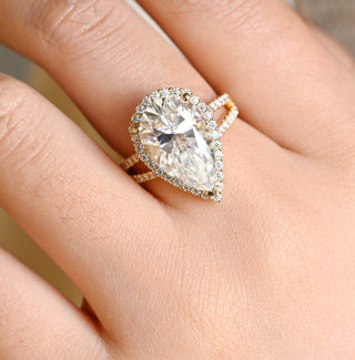 4.0 CT Pear Diamond Halo Split Shank Moissanite Engagement Ring