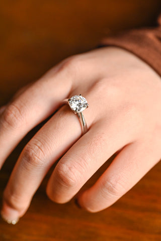 1.0CT Round Brilliant Hidden Halo Moissanite Engagement Ring