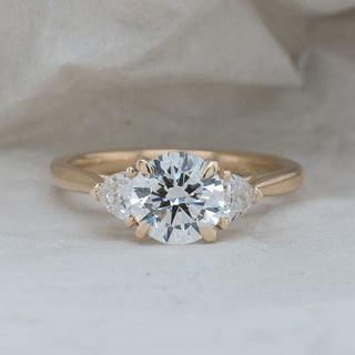 1.0CT Round Cut Three Stone Moissanite Diamond Engagement Ring For Her