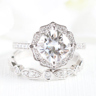 Round Cut Moissanite Ring With Bezel Diamond Band