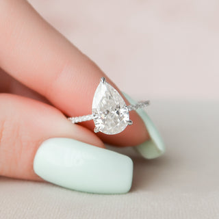 2.5 CT Pear cut Moissanite Engagement Wedding Ring